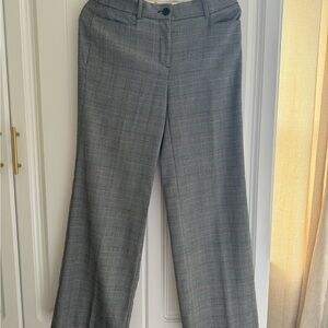 Looking for great trousers for work, this is for you.